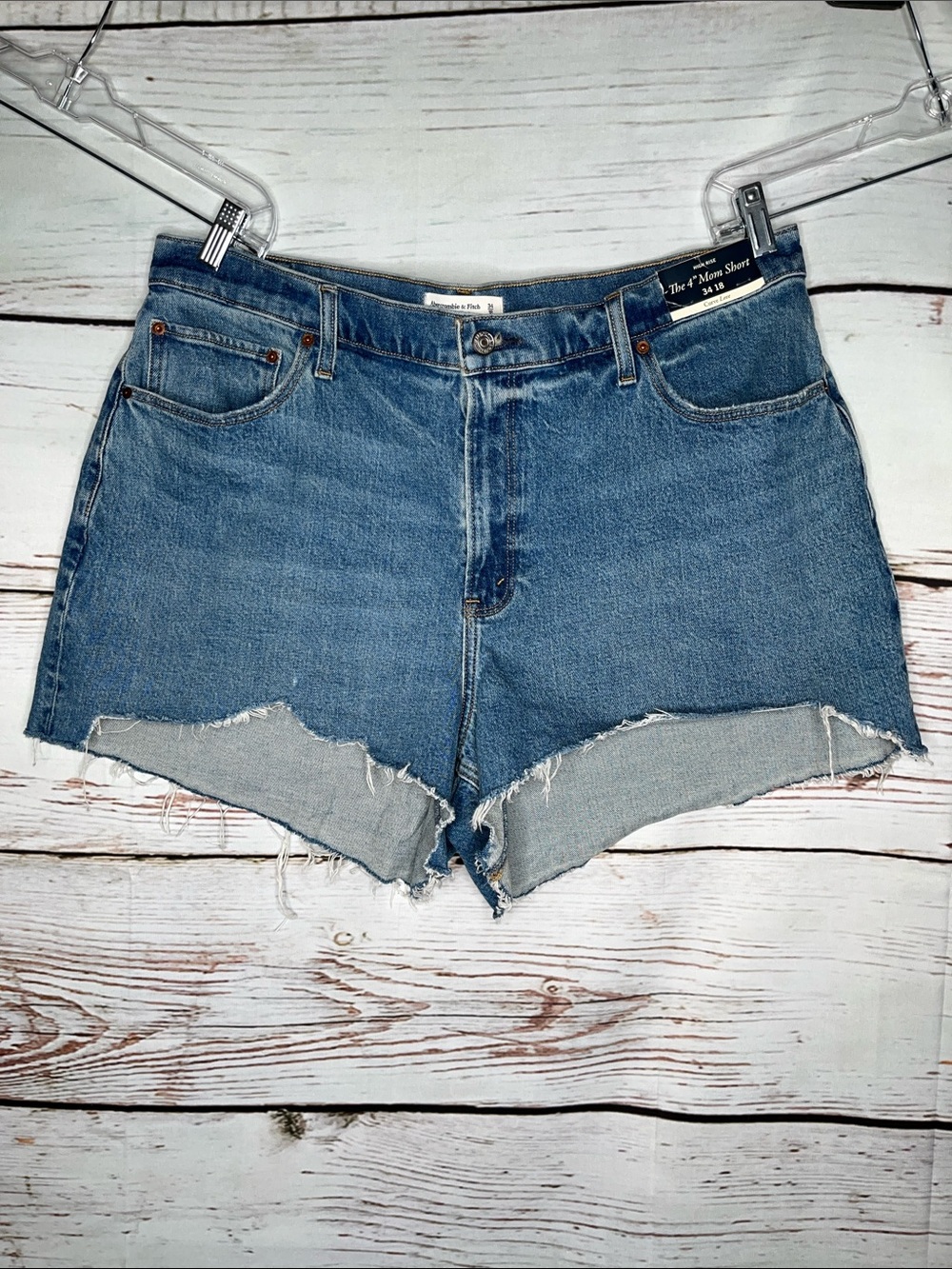 Abercrombie & Fitch NWT Size 34/18 Blue Denim High Rise The 4” Mom Jean Shorts
